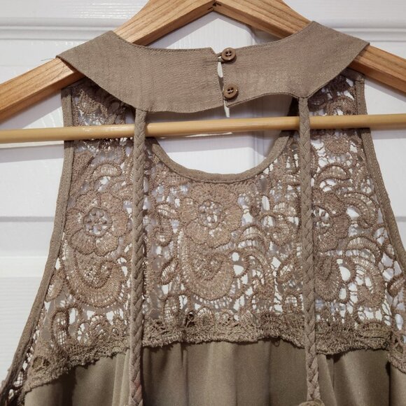 NWOT Rebellion top with beautiful details - Picture 3 of 6